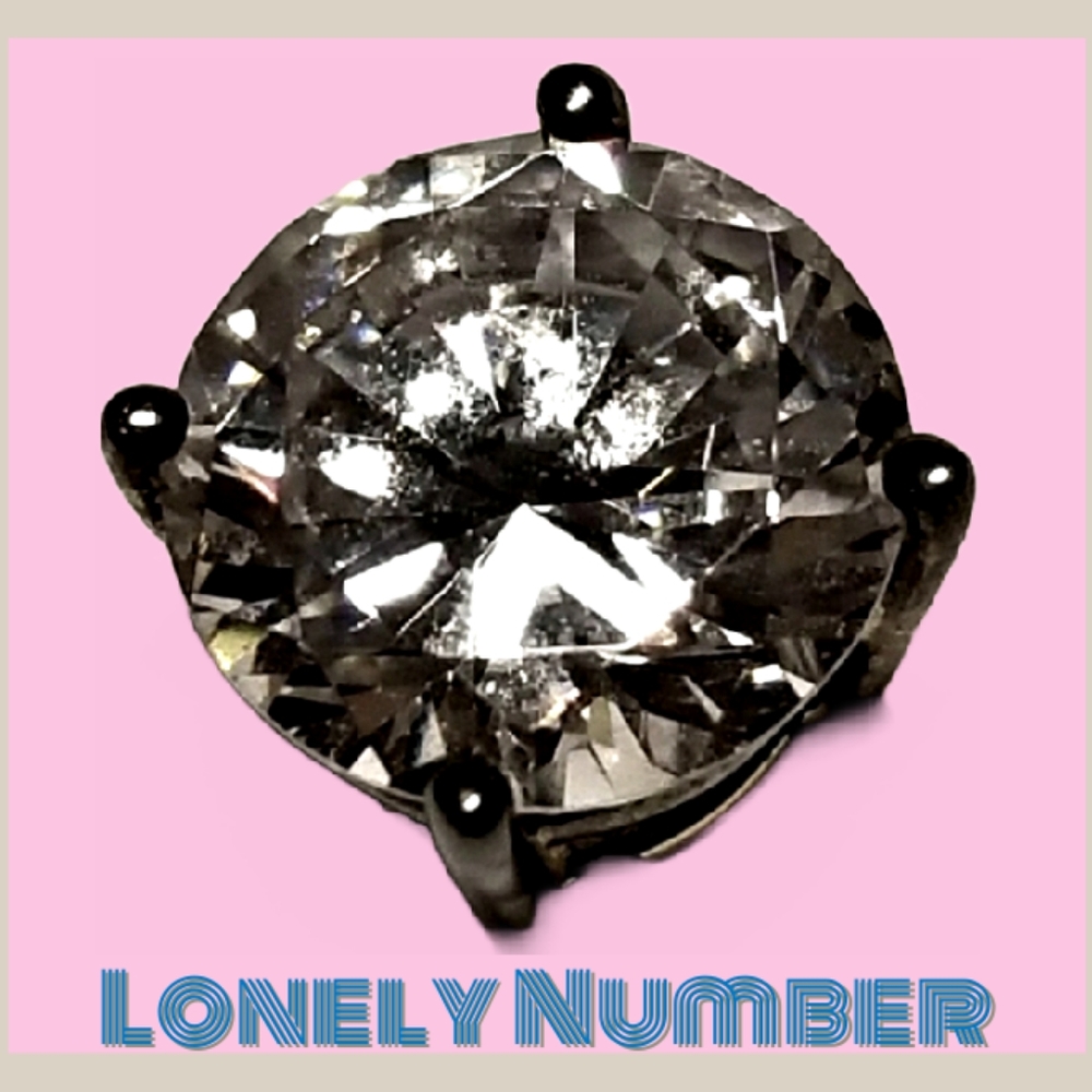 Crislu Single .925 Cubic Zirconia Silver Stud Earring